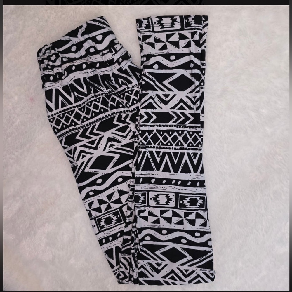 Yahada Black and White Western Elastic Waistband pants with pockets Size M/L New